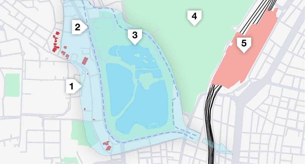 Map of present-day Ueno with an overlay of the original size of Shinobazu Pond