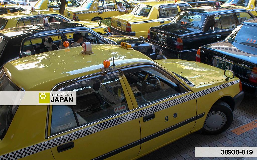 30930-019 - Japanese taxis waiting at Ashiya Station, 2003
