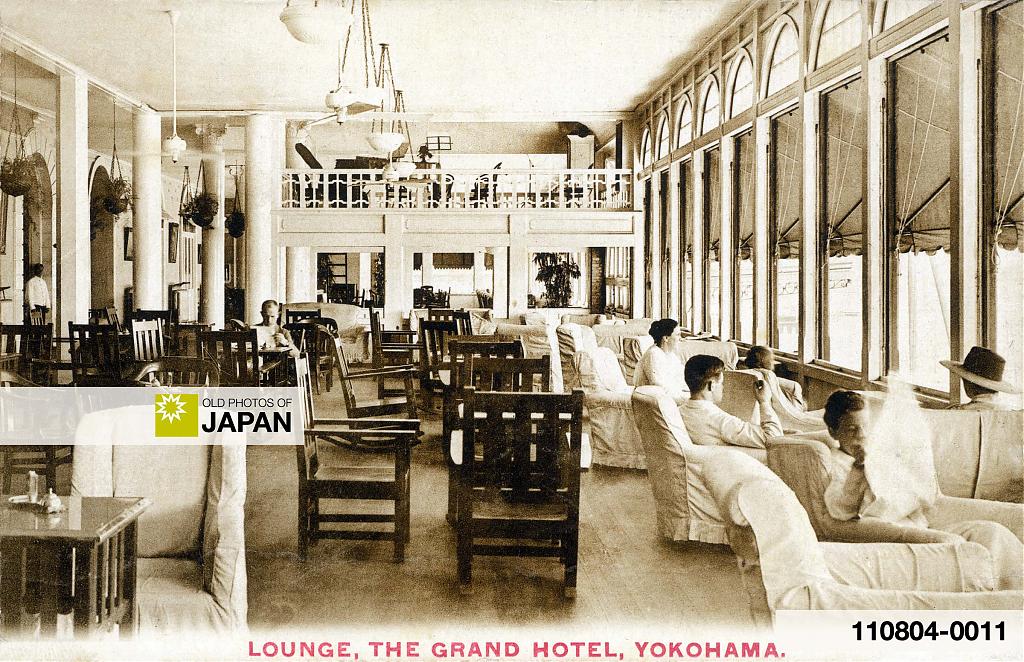 110804-0011 - Grand Hotel Lounge
