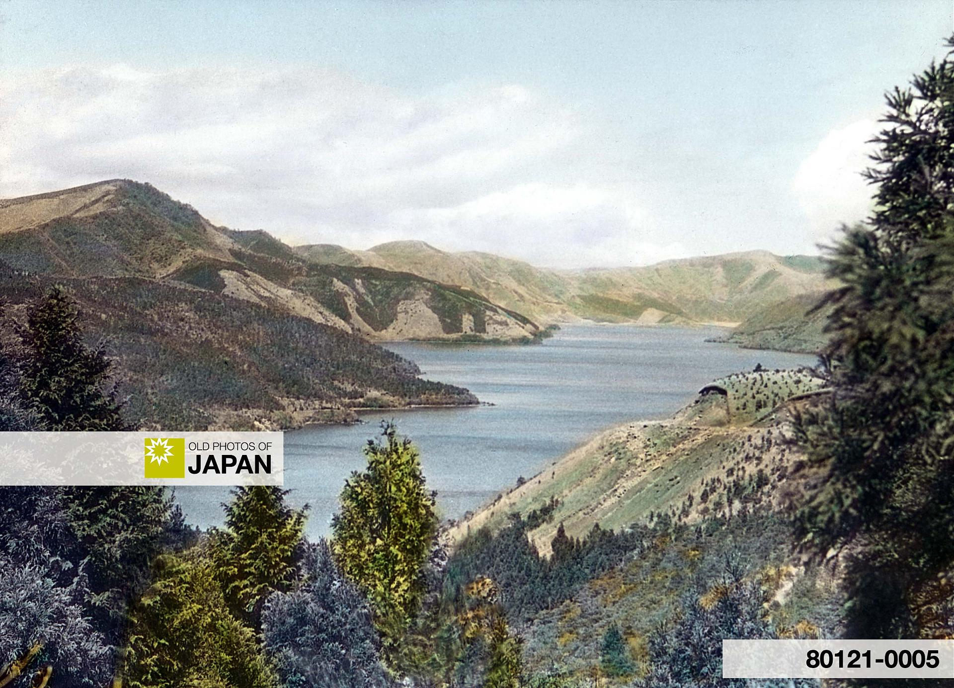 80121-0005 - Hakone Lake, Surrounded by Volcanic Mountains, 1932