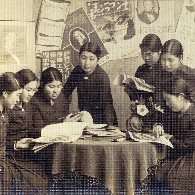 70302-0008 - Japanese School Girls Reading Books