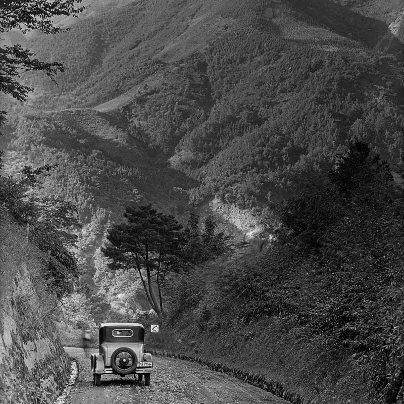 80122-0003 - The Tokaido Highway about 30 Miles from Yokohama, Japan, 1930