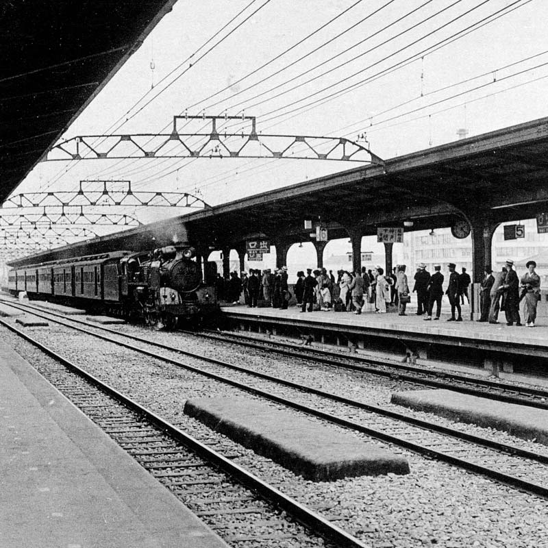 70209-0029 - Steam Train Arriving at Osaka Station, 1930s